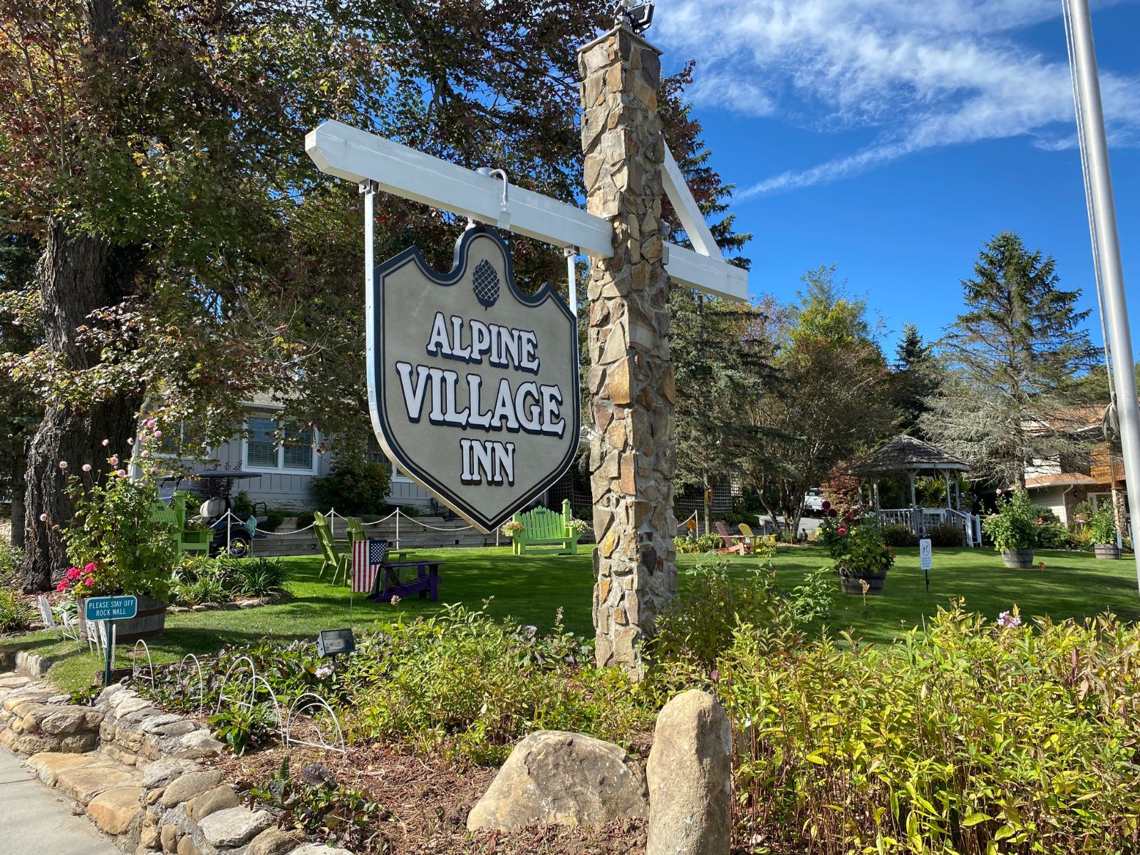 ALPINE VILLAGE INN